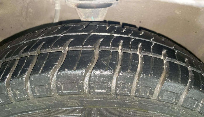 2016 Maruti Alto 800 LXI, Petrol, Manual, 12,426 km, Left Front Tyre Tread