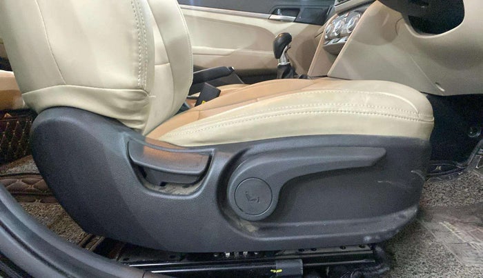 2021 Hyundai New Elantra 2.0 S PETROL, Petrol, Manual, 24,830 km, Driver Side Adjustment Panel