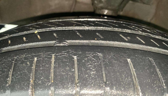 2013 Hyundai i10 MAGNA 1.2, Petrol, Manual, 86,644 km, Left Front Tyre Tread