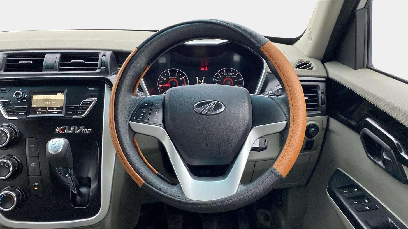 2016 Mahindra Kuv100 K8 D 6 STR, Diesel, Manual, 28,774 km, Steering Wheel Close Up