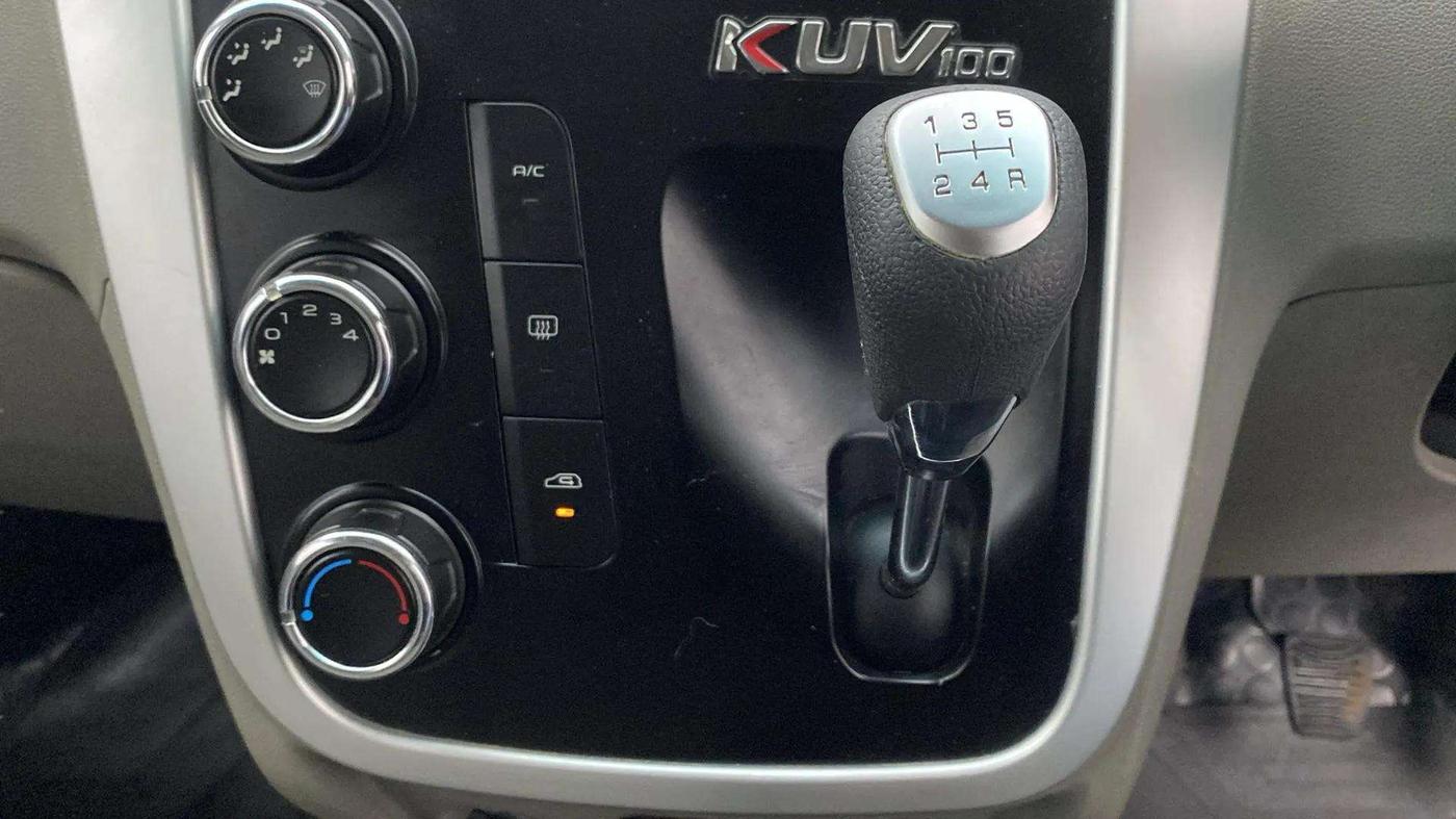 2016 Mahindra Kuv100 K8 D 6 STR, Diesel, Manual, 28,774 km, Gear Lever