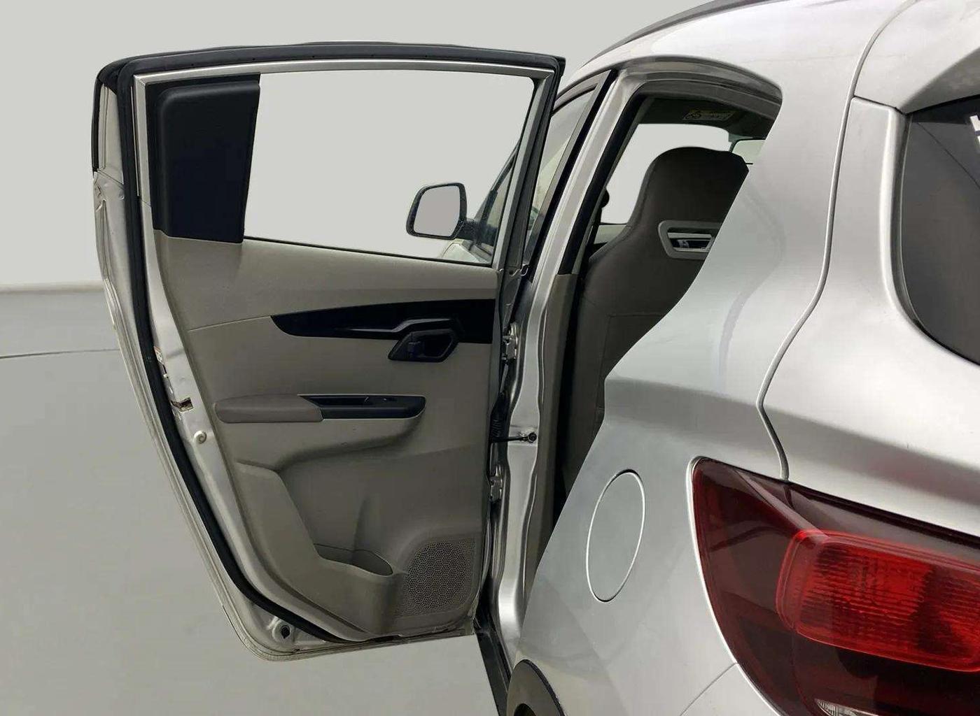 2016 Mahindra Kuv100 K8 D 6 STR, Diesel, Manual, 28,774 km, LHS Rear Door
