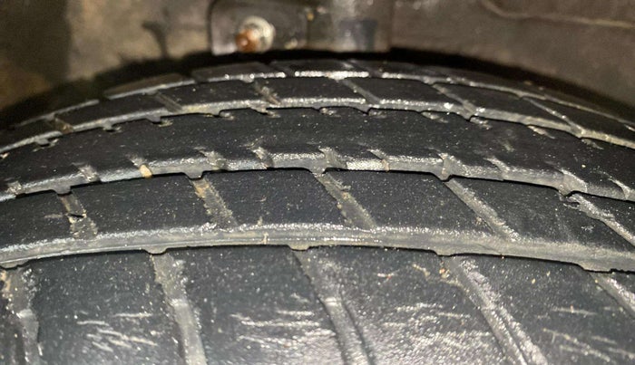 2015 Maruti Celerio VXI AMT, Petrol, Automatic, 52,382 km, Right Front Tyre Tread