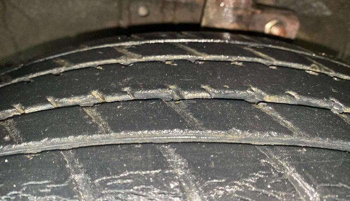 2015 Maruti Celerio VXI AMT, Petrol, Automatic, 52,382 km, Left Front Tyre Tread