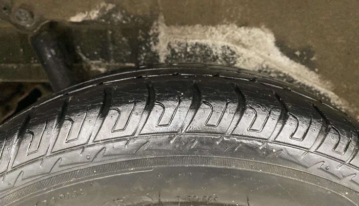 2018 Maruti Wagon R 1.0 VXI AMT, Petrol, Automatic, 27,857 km, Right Rear Tyre Tread