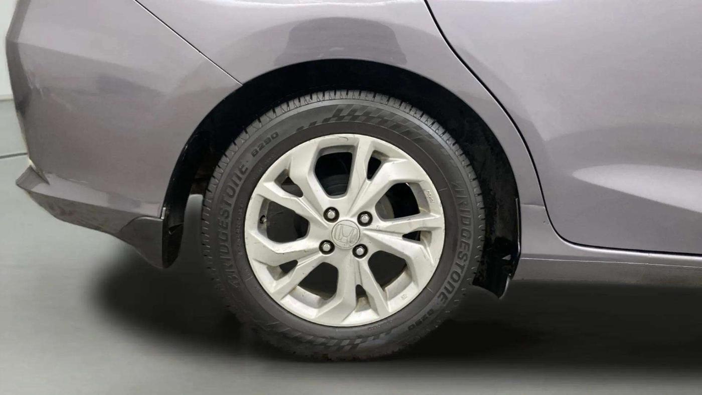 2018 Honda Amaze 1.2L I-VTEC VX, CNG, Manual, 52,841 km, Right Rear Wheel