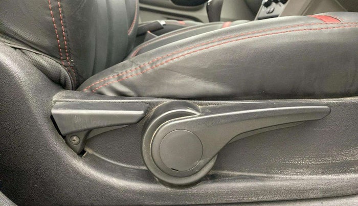 2018 Tata Tiago XZ PETROL, Petrol, Manual, 29,563 km, Driver Side Adjustment Panel