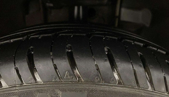 2018 Tata Tiago XZ PETROL, Petrol, Manual, 29,563 km, Right Front Tyre Tread