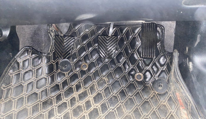 2020 KIA SELTOS HTK PLUS 1.5, Petrol, Manual, 45,841 km, Pedals