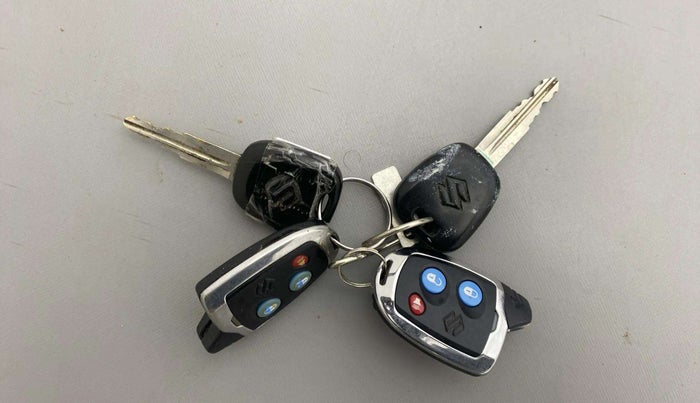 2015 Maruti Alto K10 VXI, Petrol, Manual, 42,613 km, Key Close Up