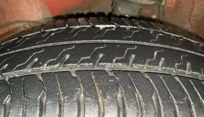 2015 Maruti Alto K10 VXI, Petrol, Manual, 42,613 km, Left Front Tyre Tread