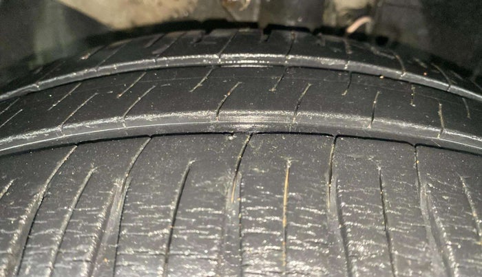 2014 Honda Brio VX AT, Petrol, Automatic, 89,113 km, Left Front Tyre Tread