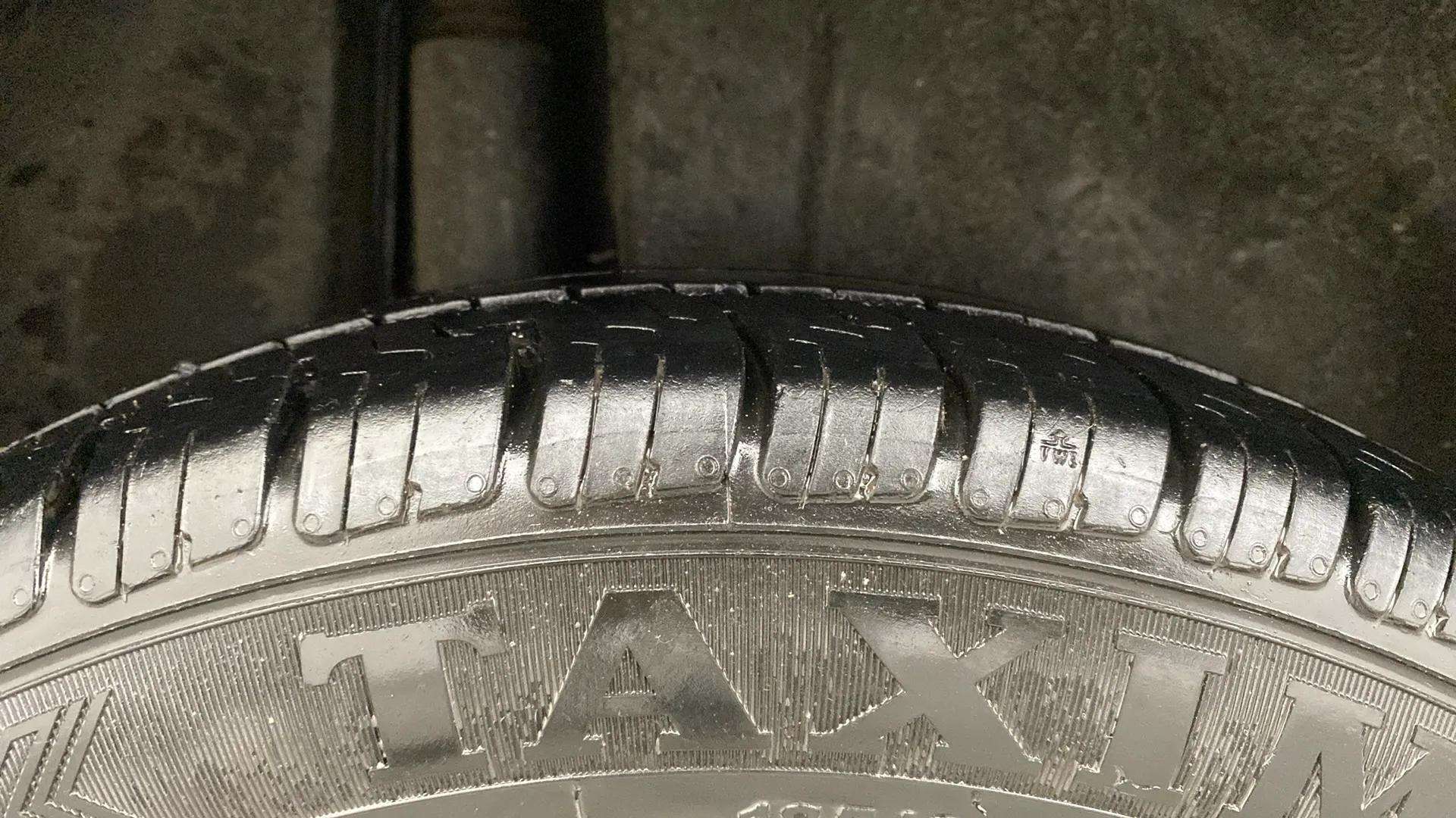 RHS-Rear-Tyre-Tread-19