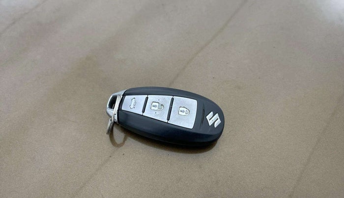 2015 Maruti Ciaz ZDI SHVS, Diesel, Manual, 97,862 km, Key Close Up