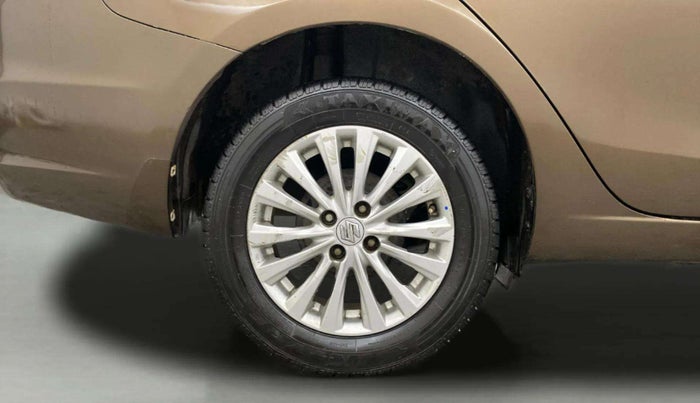2015 Maruti Ciaz ZDI SHVS, Diesel, Manual, 97,862 km, Right Rear Wheel