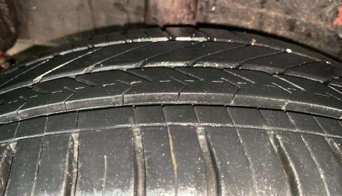 2015 Maruti Celerio VXI AMT, Petrol, Automatic, 62,979 km, Right Rear Tyre Tread