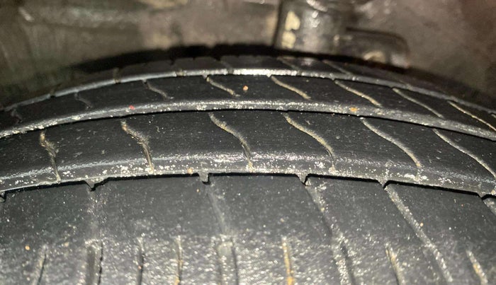 2015 Maruti Celerio VXI AMT, Petrol, Automatic, 62,979 km, Left Front Tyre Tread