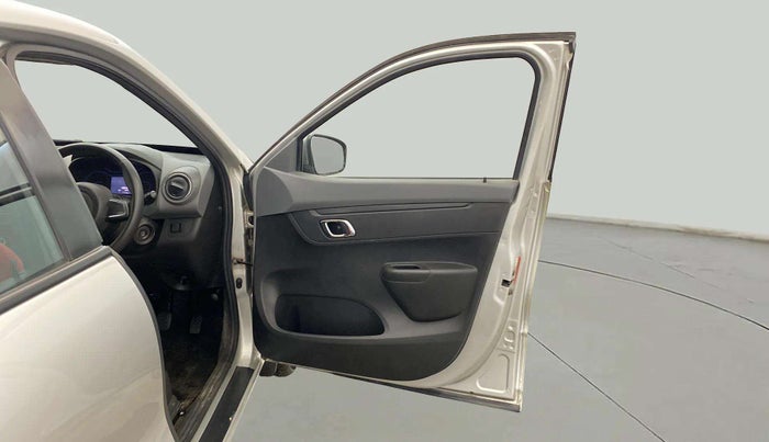 2020 Renault Kwid RXT 1.0, Petrol, Manual, 49,830 km, RHS Front Door