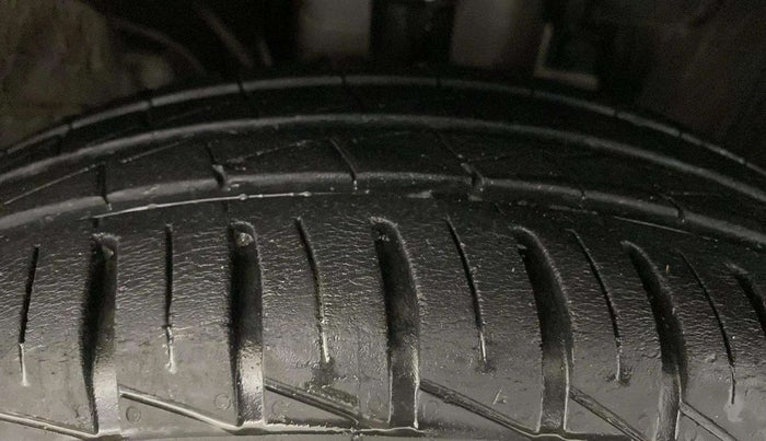 2020 Renault Kwid RXT 1.0, Petrol, Manual, 49,830 km, Right Front Tyre Tread