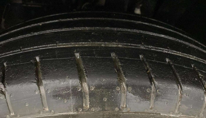 2023 Tata PUNCH PURE MT, Petrol, Manual, 70,243 km, Left Front Tyre Tread