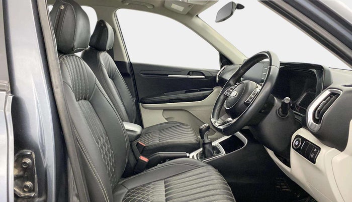 2020 KIA SONET HTX 1.0 IMT, Petrol, Manual, 27,517 km, Right Side Front Door Cabin