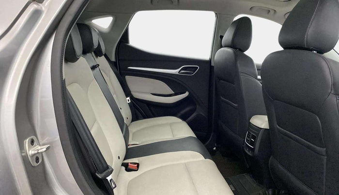 2022 MG ASTOR SHARP 1.5 CVT, Petrol, Automatic, 18,146 km, Right Side Rear Door Cabin