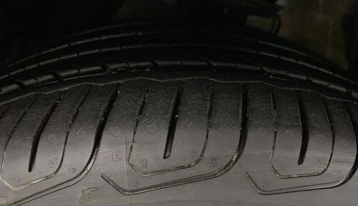 2022 MG ASTOR SHARP 1.5 CVT, Petrol, Automatic, 18,146 km, Left Front Tyre Tread
