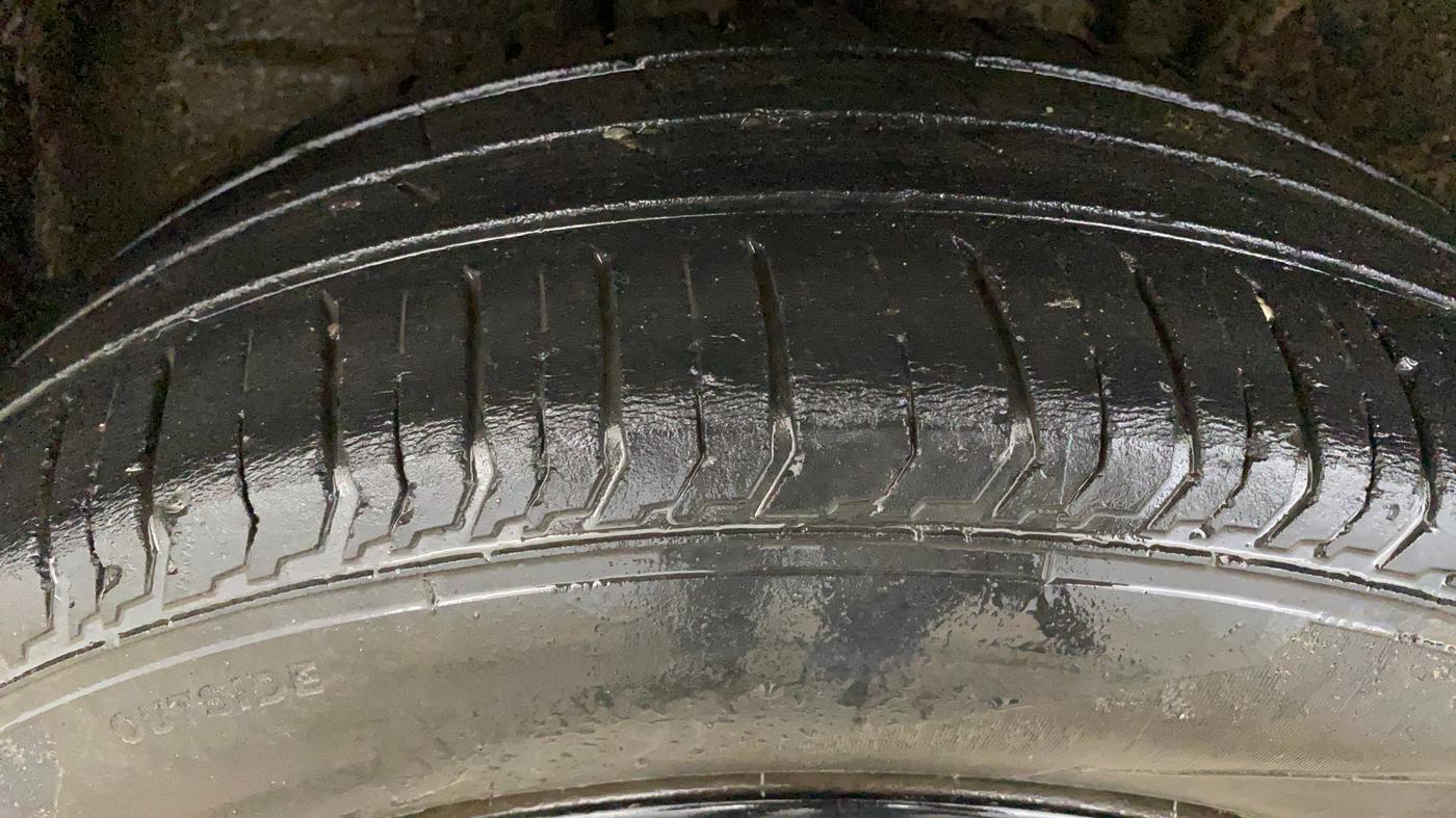 2022 Tata PUNCH ACCOMPLISHED MT, Petrol, Manual, 76,055 km, Right Rear Tyre Tread