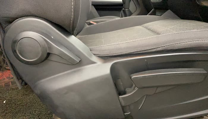 2022 Tata PUNCH ACCOMPLISHED MT, Petrol, Manual, 76,055 km, Driver Side Adjustment Panel