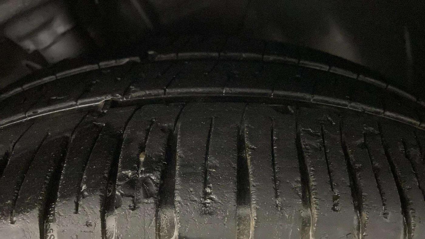 2014 Hyundai Elite i20 MAGNA 1.2, Petrol, Manual, 75,148 km, Right Front Tyre Tread