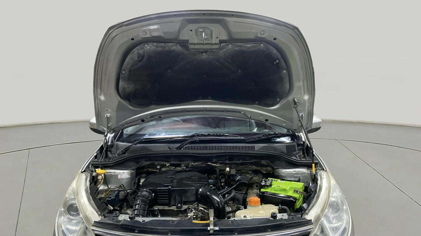 2014 Tata Zest XMS PETROL, Petrol, Manual, 89,993 km, Open Bonet