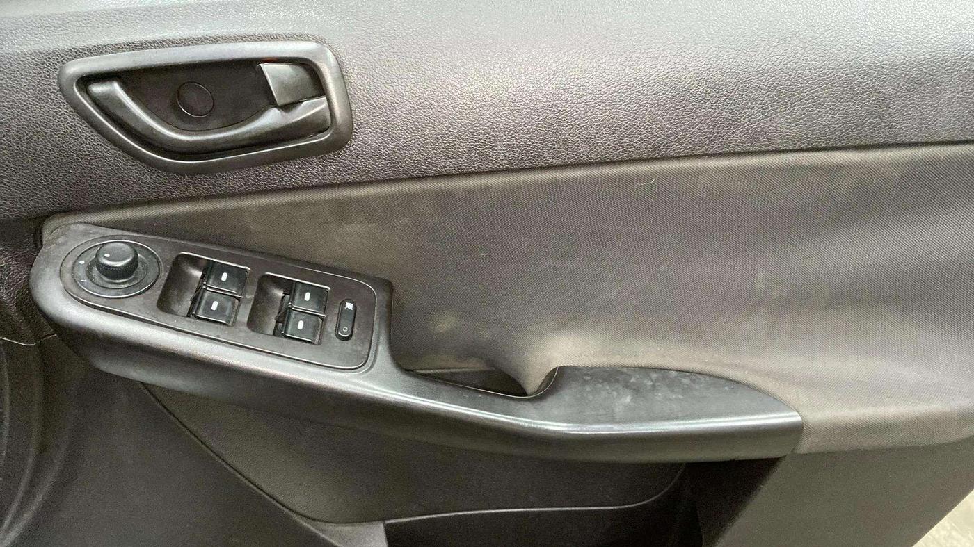 2014 Tata Zest XMS PETROL, Petrol, Manual, 89,993 km, Driver Side Door Panels Control