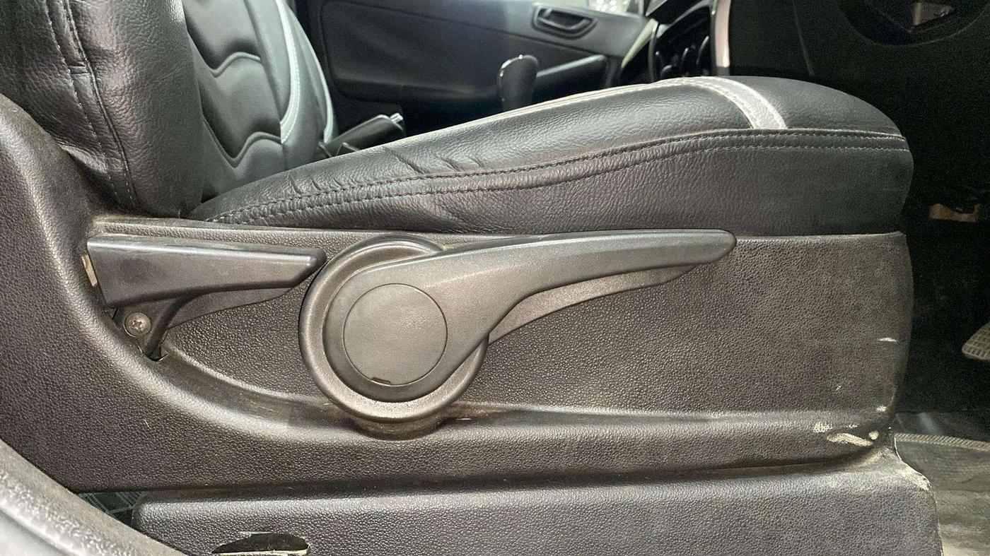 2014 Tata Zest XMS PETROL, Petrol, Manual, 89,993 km, Driver Side Adjustment Panel