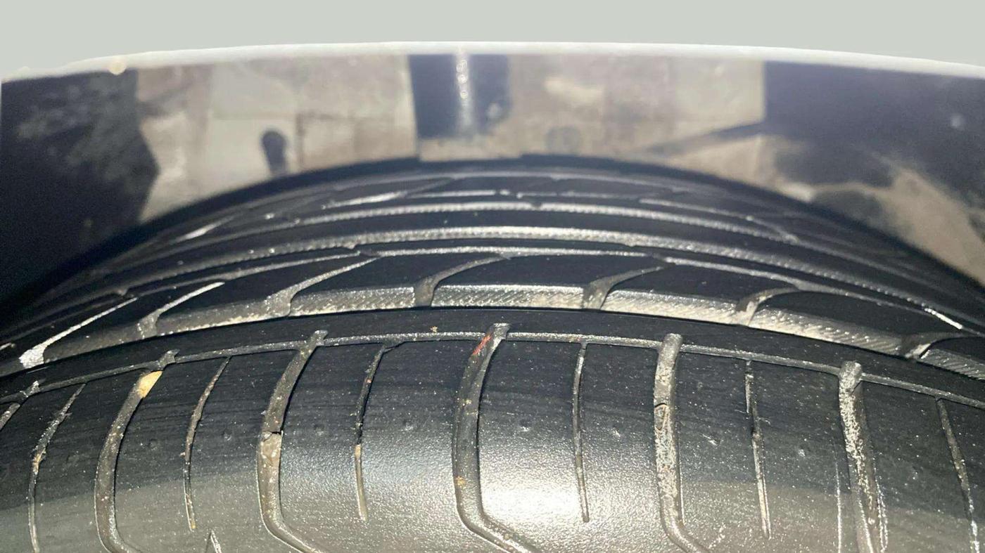 2014 Tata Zest XMS PETROL, Petrol, Manual, 89,993 km, Right Front Tyre Tread