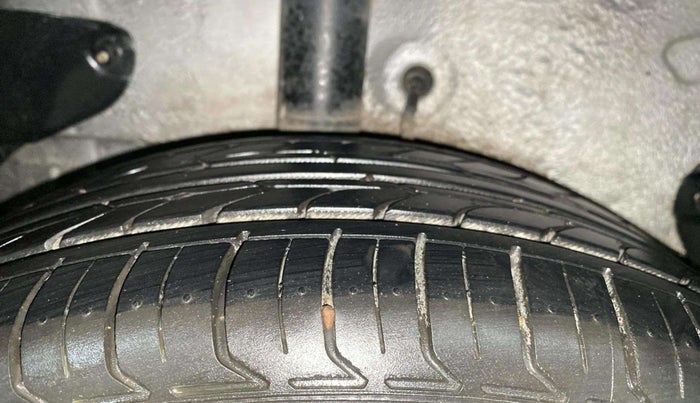 2014 Tata Zest XMS PETROL, Petrol, Manual, 89,992 km, Right Rear Tyre Tread