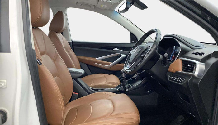 2022 MG HECTOR PLUS SHARP 2.0 DIESEL TURBO MT 6-STR, Diesel, Manual, 38,735 km, Right Side Front Door Cabin