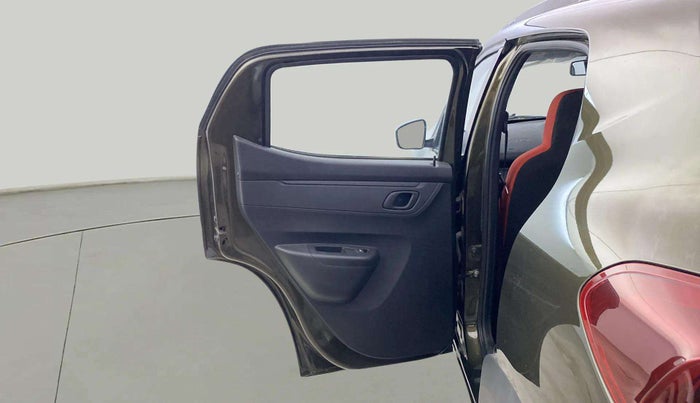 2024 Renault Kwid RXT 1.0 AMT, Petrol, Automatic, 817 km, LHS Rear Door