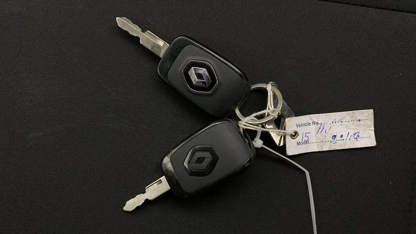 2024 Renault Kwid RXT 1.0 AMT, Petrol, Automatic, 817 km, Key Close Up
