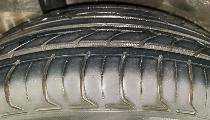 2016 Honda Brio S MT, Petrol, Manual, 79,827 km, Right Rear Tyre Tread