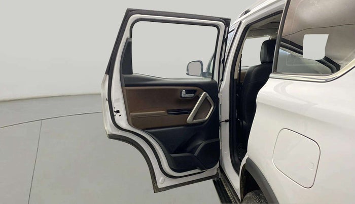 2022 Mahindra SCORPIO-N Z8 L DIESEL AT 2WD 7 STR, Diesel, Automatic, 35,775 km, LHS Rear Door