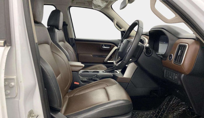 2022 Mahindra SCORPIO-N Z8 L DIESEL AT 2WD 7 STR, Diesel, Automatic, 35,775 km, Right Side Front Door Cabin