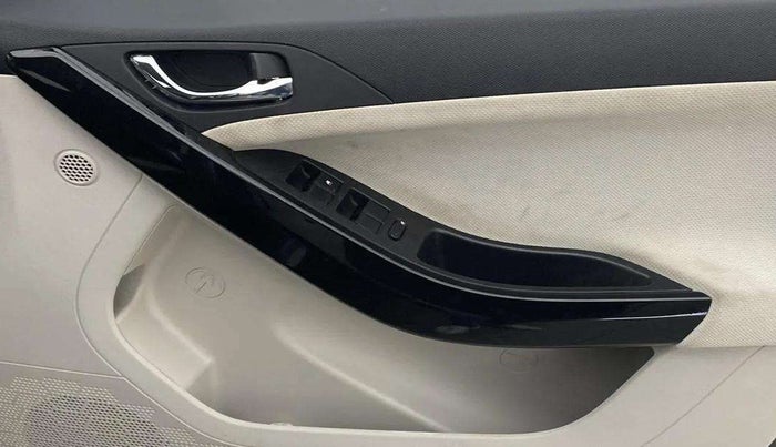 2022 Tata NEXON XZ PLUS PETROL, Petrol, Manual, 20,039 km, Driver Side Door Panels Control