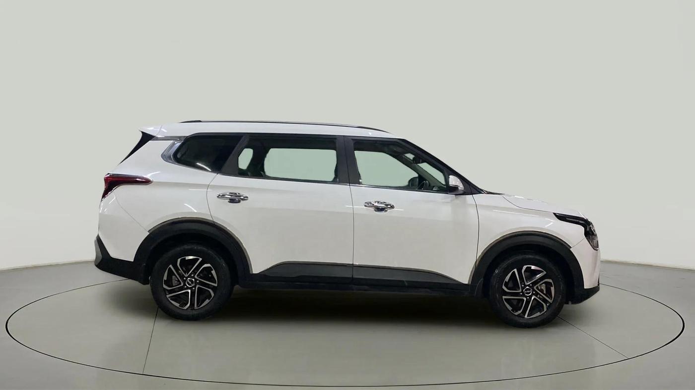 2022 KIA CARENS PRESTIGE PLUS 1.4 PETROL 7 STR, Petrol, Manual, 11,710 km, Right Side View