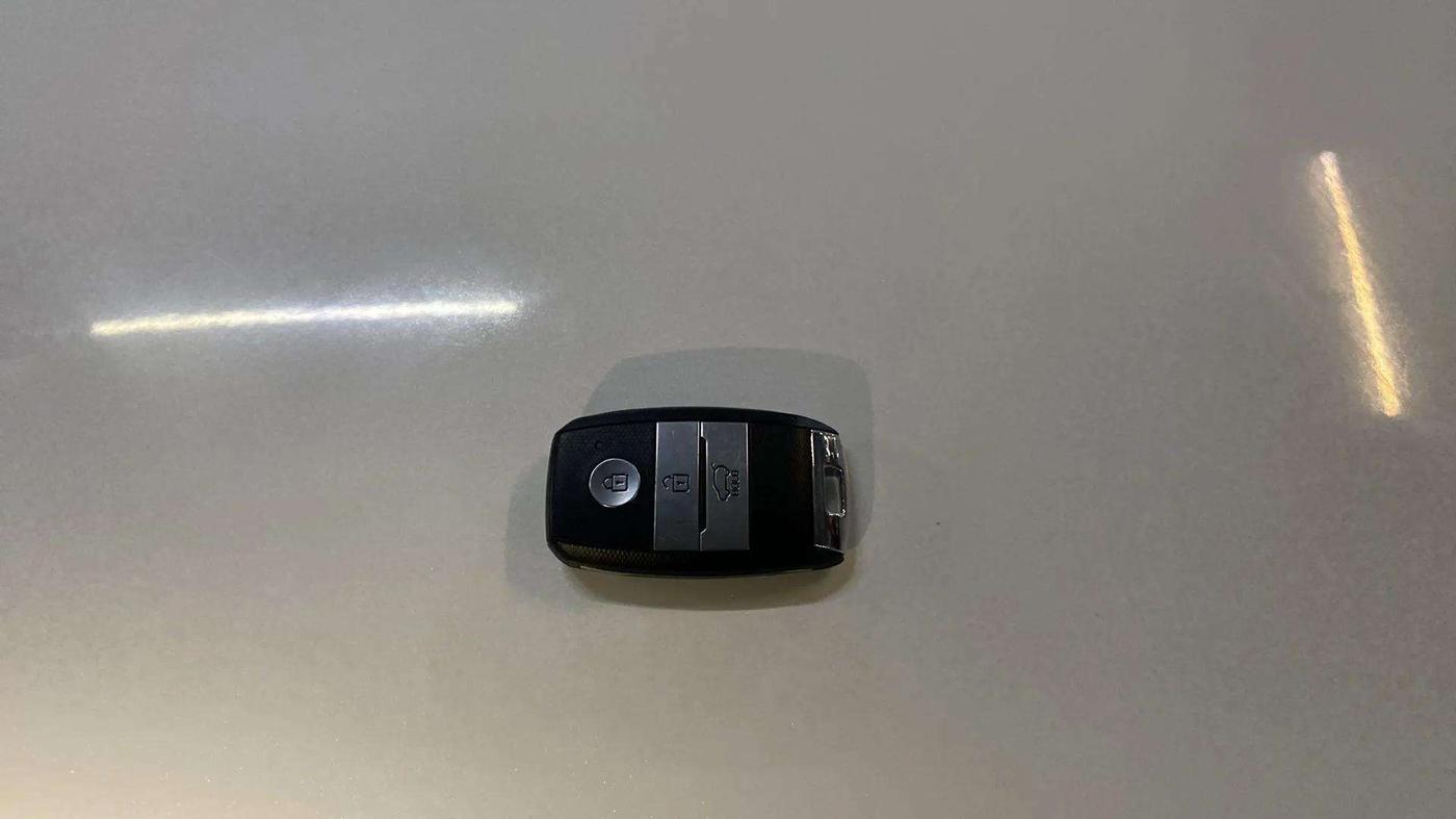 2022 KIA CARENS PRESTIGE PLUS 1.4 PETROL 7 STR, Petrol, Manual, 11,710 km, Key Close Up