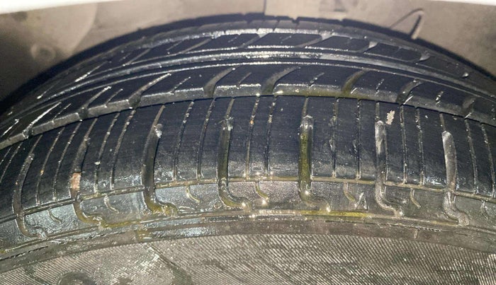 2020 Hyundai AURA S 1.2 CNG, CNG, Manual, 64,184 km, Left Front Tyre Tread