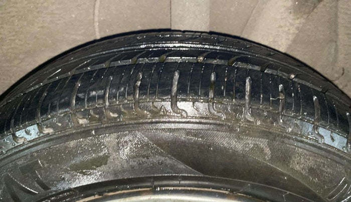 2020 Hyundai AURA S 1.2 CNG, CNG, Manual, 64,184 km, Left Rear Tyre Tread