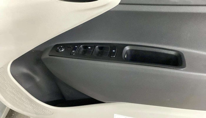 2020 Hyundai AURA S 1.2 CNG, CNG, Manual, 64,184 km, Driver Side Door Panels Control