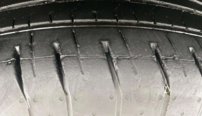 2022 Hyundai Creta E 1.5 PETROL, Petrol, Manual, 18,741 km, Left Front Tyre Tread