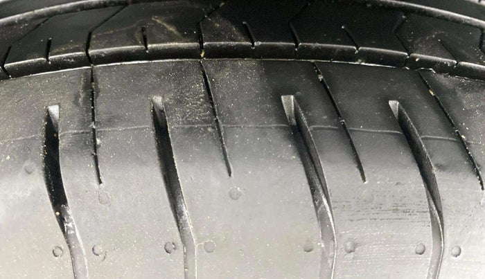 2022 Hyundai Creta E 1.5 PETROL, Petrol, Manual, 18,741 km, Left Rear Tyre Tread