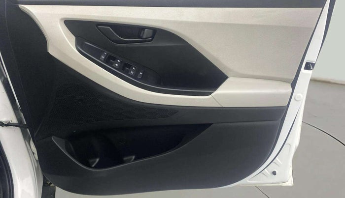 2022 Hyundai Creta E 1.5 PETROL, Petrol, Manual, 18,741 km, Driver Side Door Panels Control